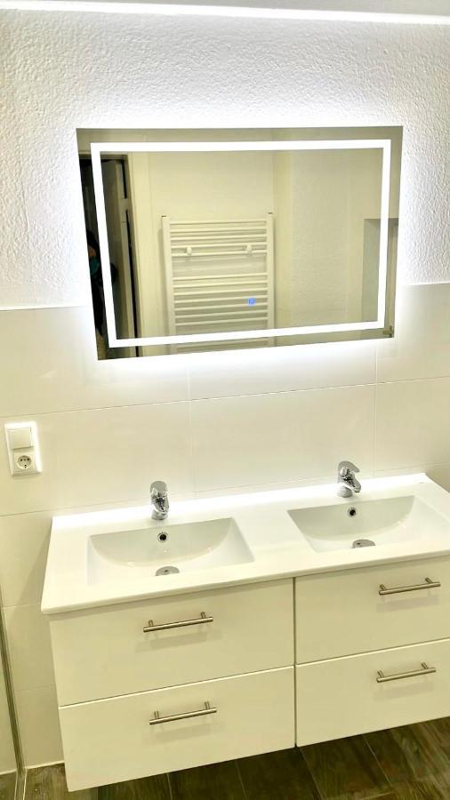 Geraeumiges City-Apartment Mit 2 Badezimmer Und Parkplaetzen D46-Og โอลเดนบวร์ก ภายนอก รูปภาพ